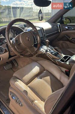 Позашляховик / Кросовер Porsche Cayenne 2012 в 
