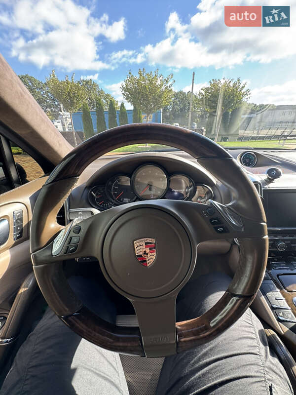 Позашляховик / Кросовер Porsche Cayenne 2012 в Вінниці