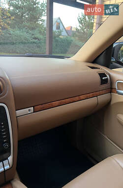 Позашляховик / Кросовер Porsche Cayenne 2007 в 