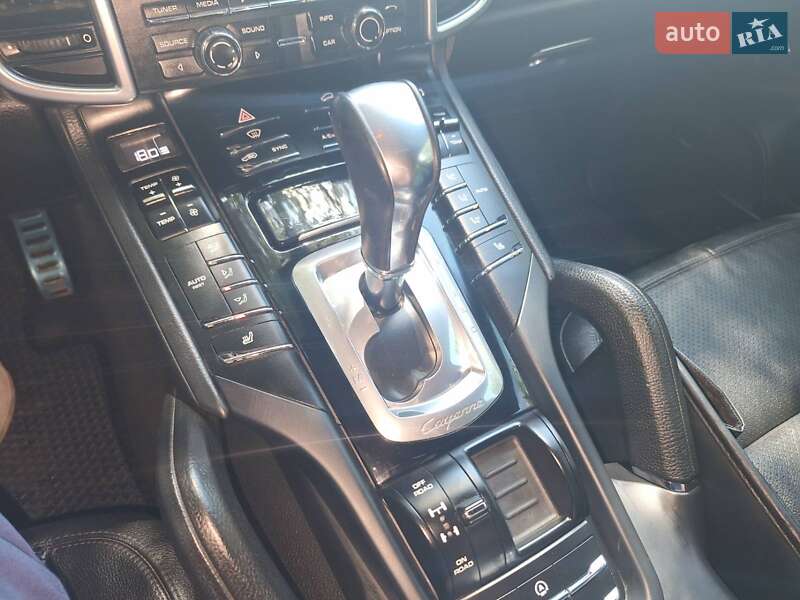 Внедорожник / Кроссовер Porsche Cayenne 2014 в Днепре