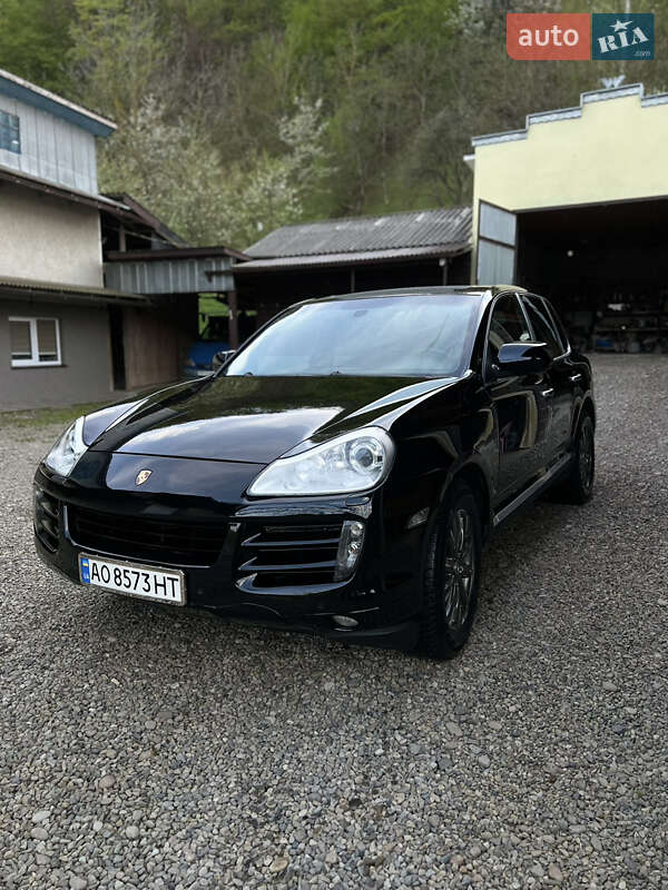 Позашляховик / Кросовер Porsche Cayenne 2010 в Тячеві
