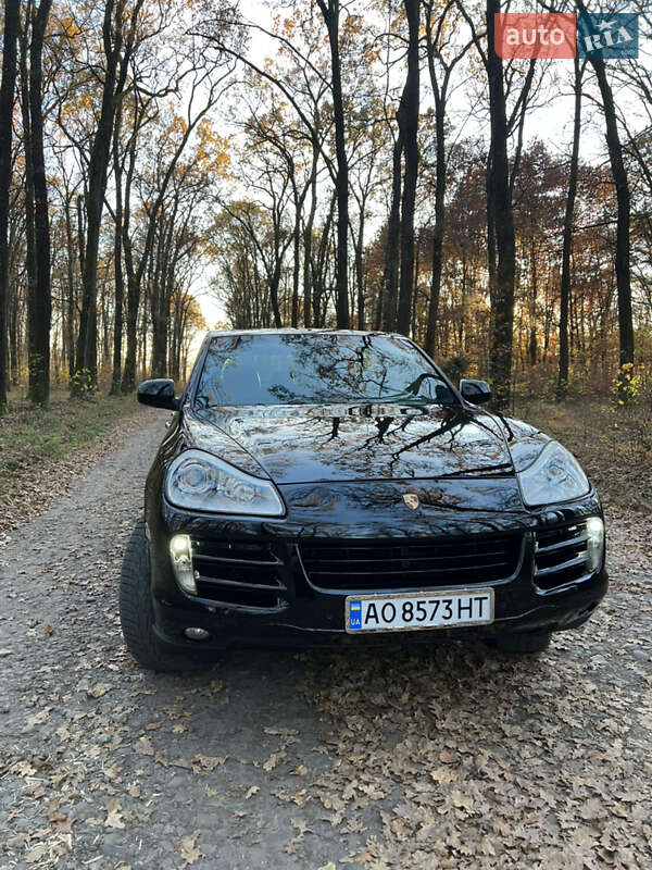 Позашляховик / Кросовер Porsche Cayenne 2010 в Тячеві
