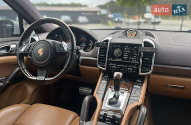 Позашляховик / Кросовер Porsche Cayenne 2013 в  фото 38 Позашляховик / Кросовер Porsche Cayenne 2013 в