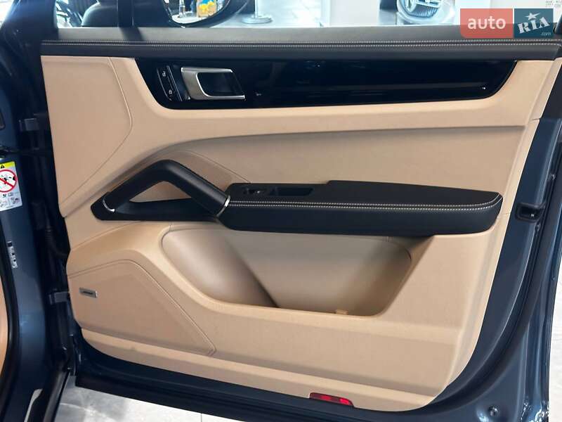 Позашляховик / Кросовер Porsche Cayenne 2019 в Львові