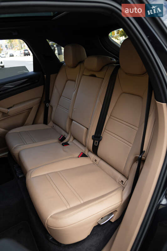 Позашляховик / Кросовер Porsche Cayenne 2020 в Києві