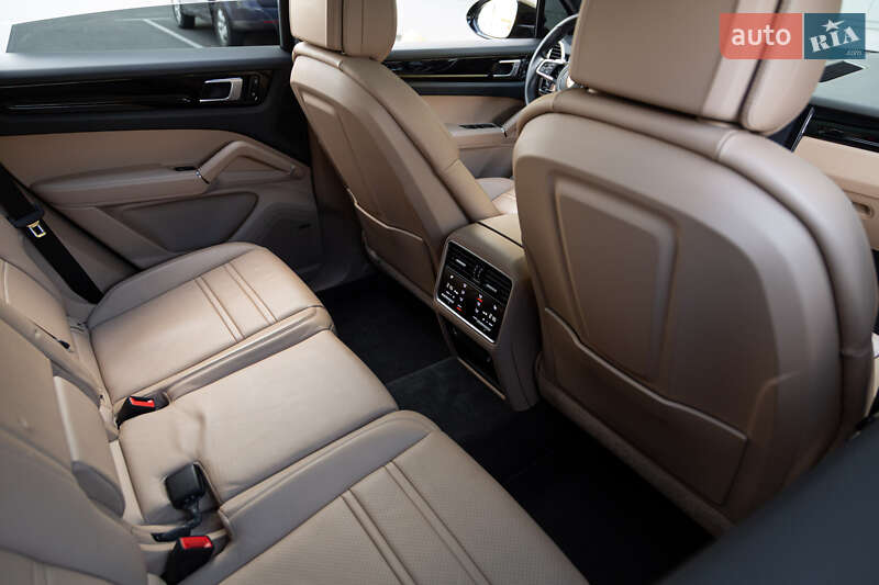 Позашляховик / Кросовер Porsche Cayenne 2020 в Києві