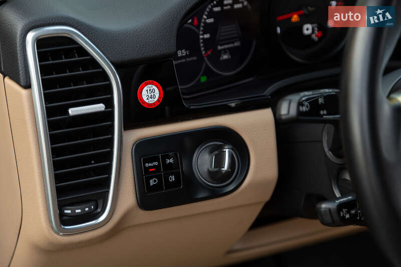 Позашляховик / Кросовер Porsche Cayenne 2020 в Києві