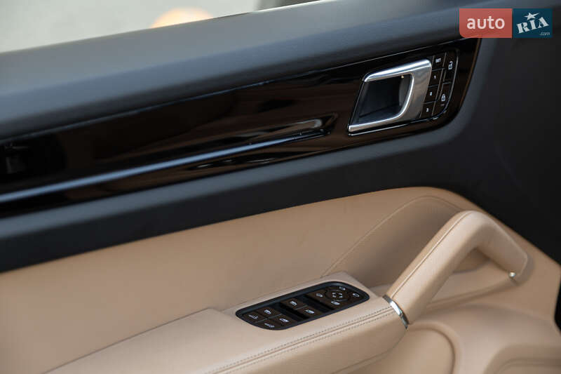 Позашляховик / Кросовер Porsche Cayenne 2020 в Києві