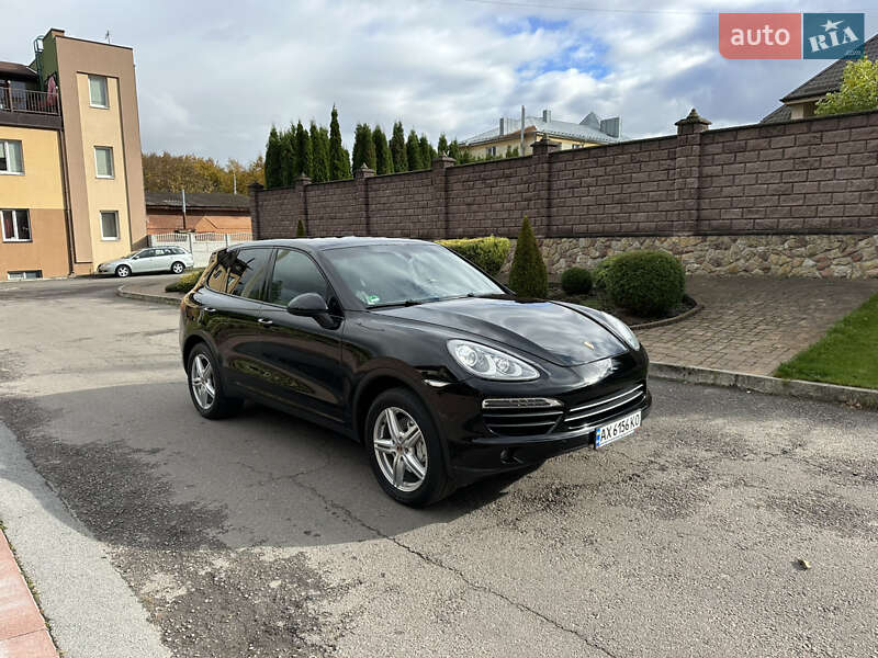 Внедорожник / Кроссовер Porsche Cayenne 2014 в 