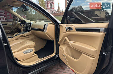 Внедорожник / Кроссовер Porsche Cayenne 2012 в 