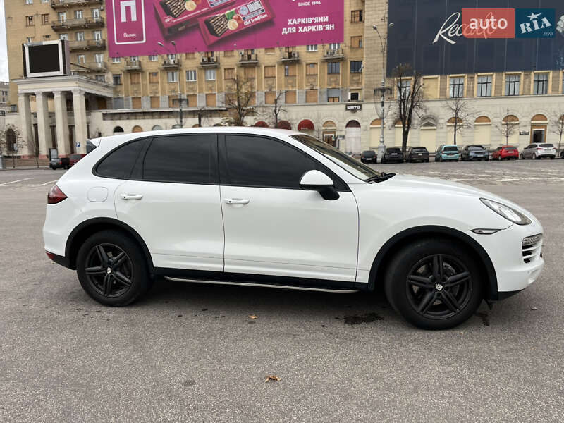 Внедорожник / Кроссовер Porsche Cayenne 2013 в Харькове