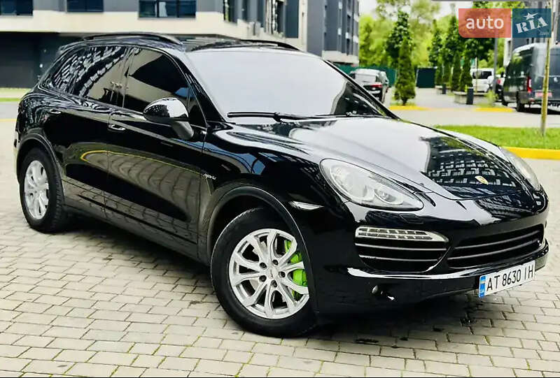 Позашляховик / Кросовер Porsche Cayenne 2011 в Івано-Франківську