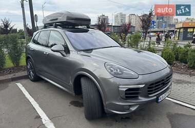 Позашляховик / Кросовер Porsche Cayenne 2016 в 