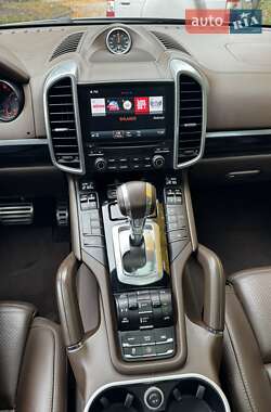 Позашляховик / Кросовер Porsche Cayenne 2016 в 