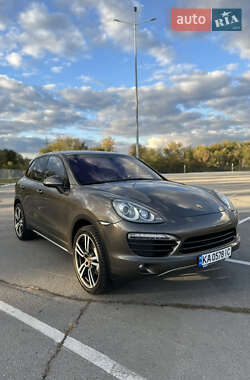 Позашляховик / Кросовер Porsche Cayenne 2011 в 