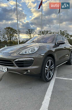 Позашляховик / Кросовер Porsche Cayenne 2011 в 