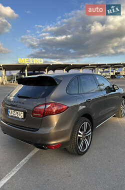 Позашляховик / Кросовер Porsche Cayenne 2011 в 