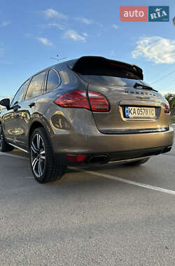 Позашляховик / Кросовер Porsche Cayenne 2011 в 