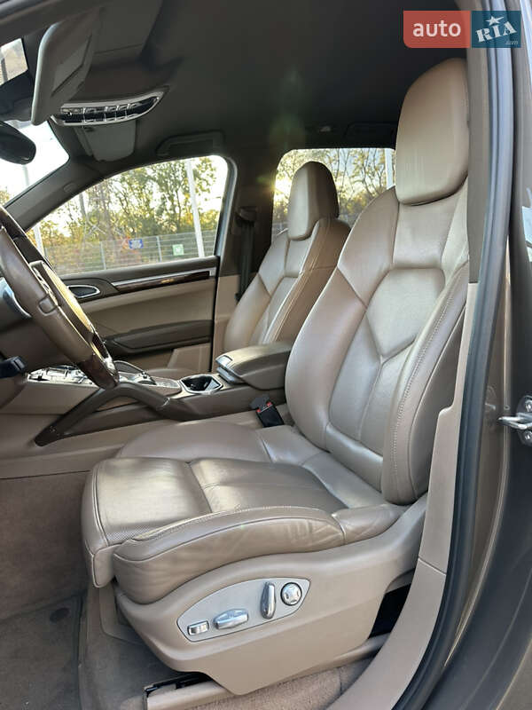Внедорожник / Кроссовер Porsche Cayenne 2011 в Запорожье фото 28 Внедорожник / Кроссовер Porsche Cayenne 2011 в Запорожье