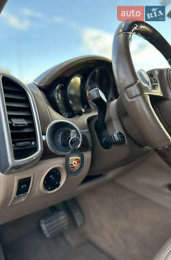 Позашляховик / Кросовер Porsche Cayenne 2011 в 