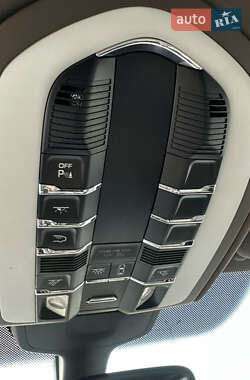 Позашляховик / Кросовер Porsche Cayenne 2011 в 