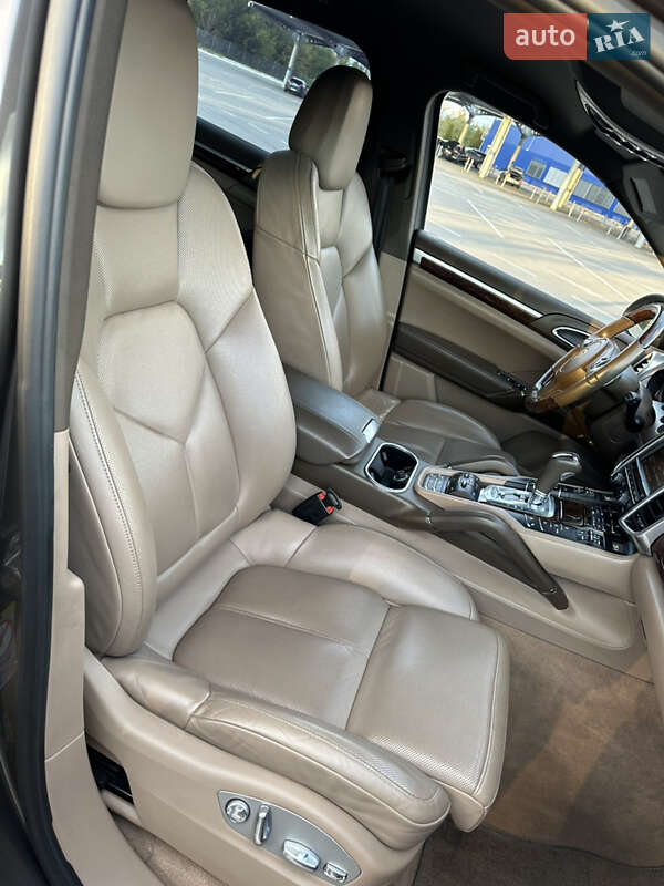 Внедорожник / Кроссовер Porsche Cayenne 2011 в Запорожье фото 48 Внедорожник / Кроссовер Porsche Cayenne 2011 в Запорожье