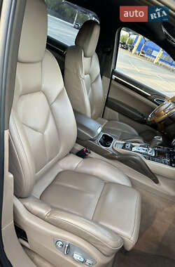 Позашляховик / Кросовер Porsche Cayenne 2011 в 