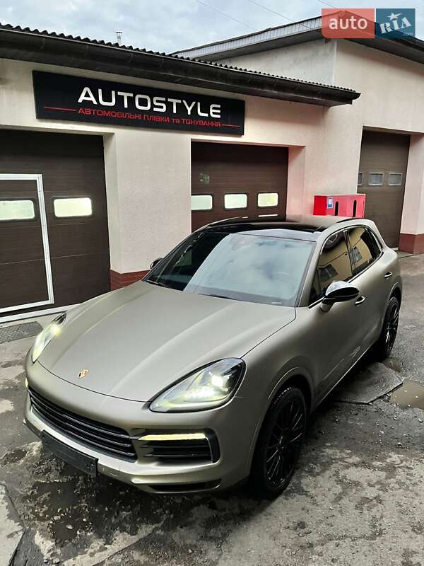 Позашляховик / Кросовер Porsche Cayenne 2018 в Івано-Франківську