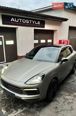 Внедорожник / Кроссовер Porsche Cayenne 2018 в 