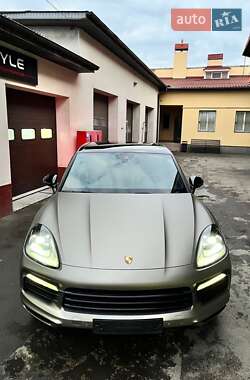 Внедорожник / Кроссовер Porsche Cayenne 2018 в 