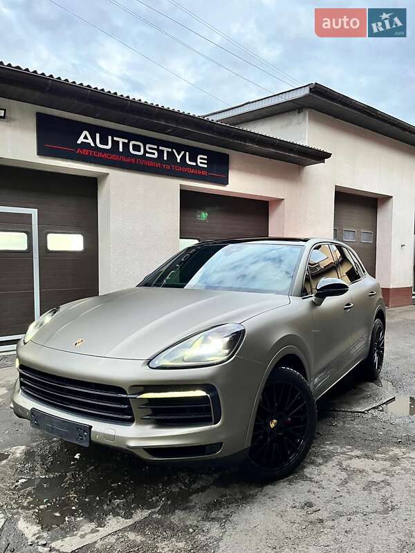 Позашляховик / Кросовер Porsche Cayenne 2018 в Івано-Франківську