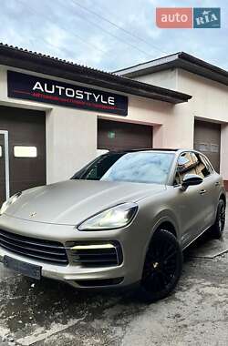 Внедорожник / Кроссовер Porsche Cayenne 2018 в 