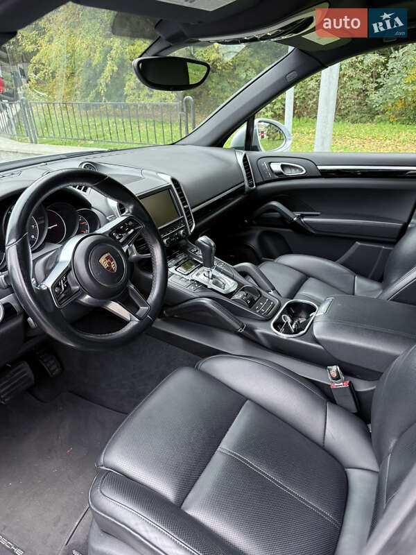 Внедорожник / Кроссовер Porsche Cayenne 2015 в Киеве