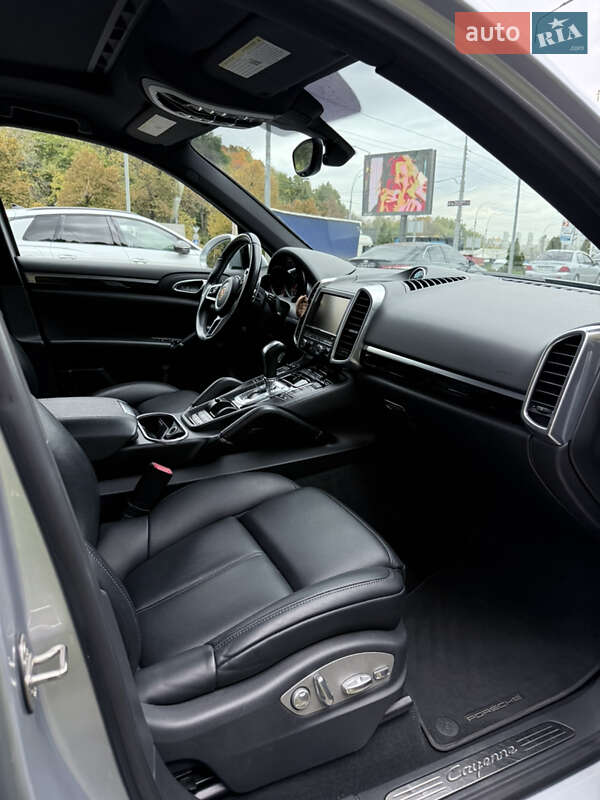 Внедорожник / Кроссовер Porsche Cayenne 2015 в Киеве