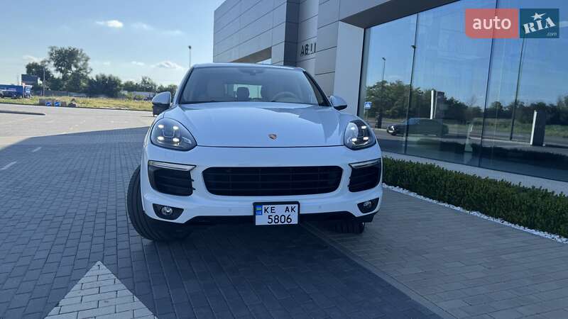 Позашляховик / Кросовер Porsche Cayenne 2016 в Дніпрі