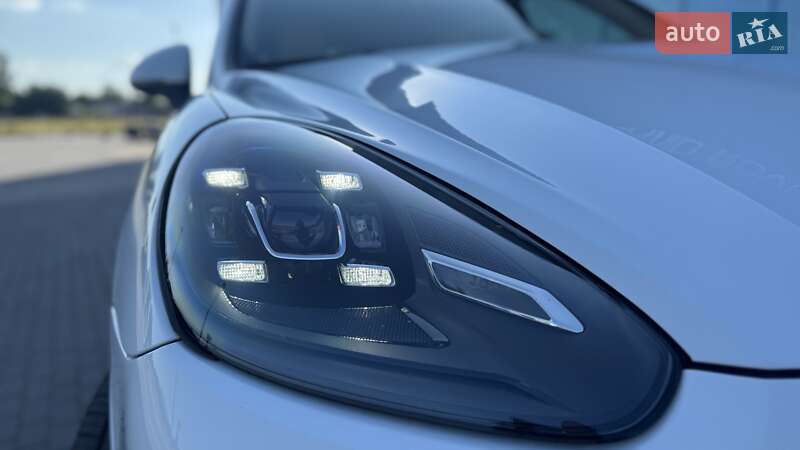 Позашляховик / Кросовер Porsche Cayenne 2016 в Дніпрі