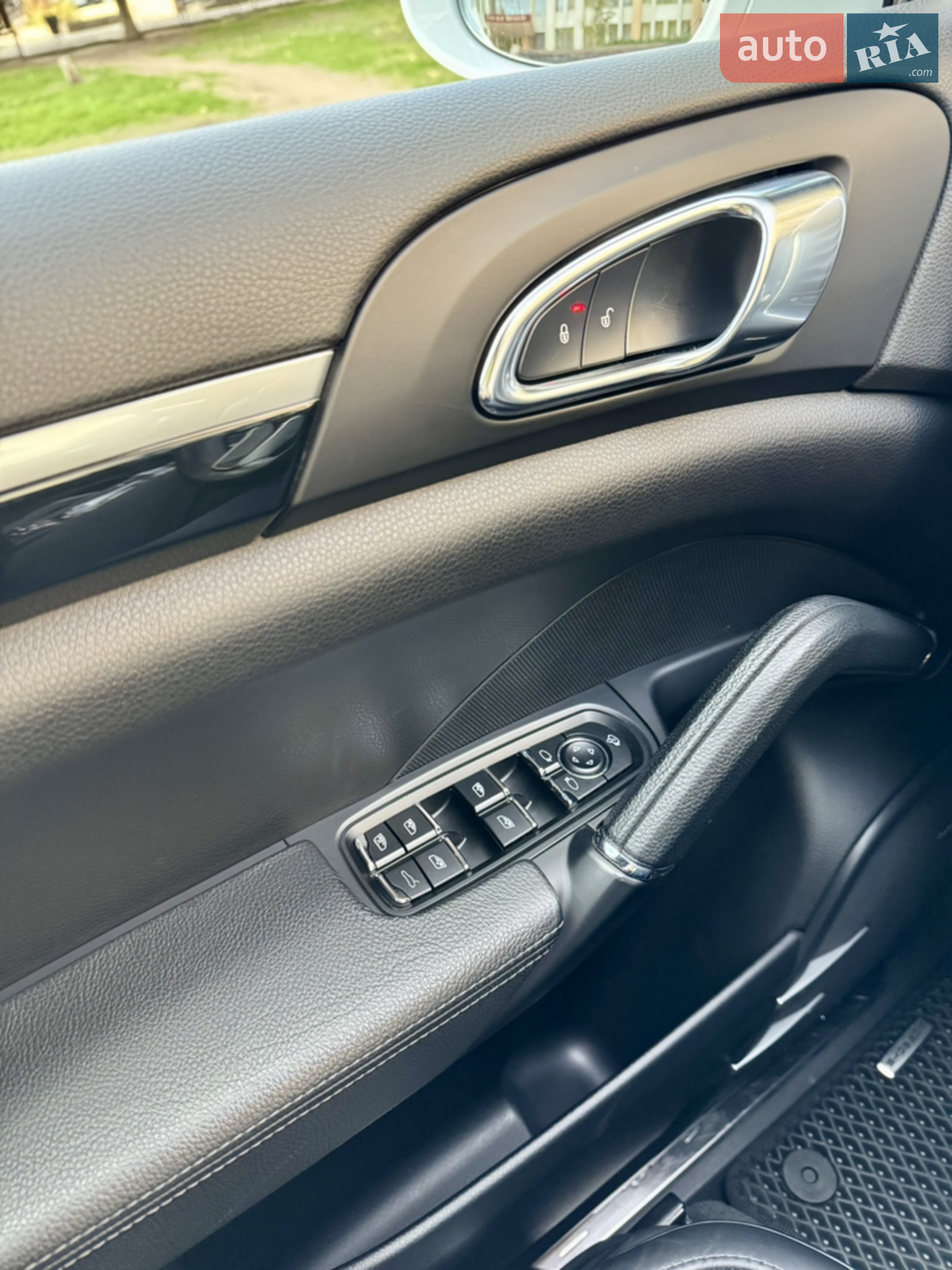 2016 Porsche Cayenne - мініатюра 20