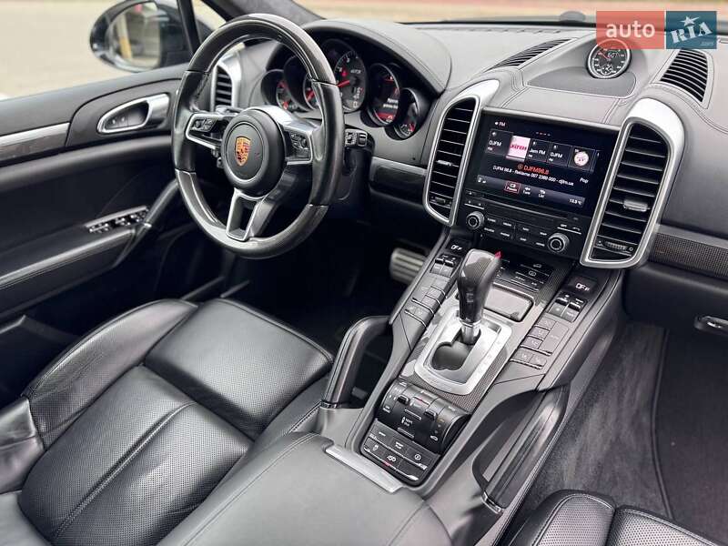 Внедорожник / Кроссовер Porsche Cayenne 2017 в Киеве