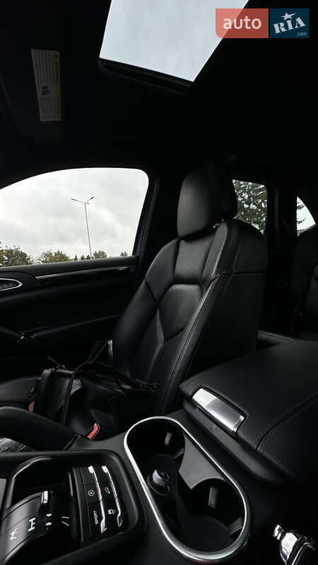 Позашляховик / Кросовер Porsche Cayenne 2012 в Івано-Франківську