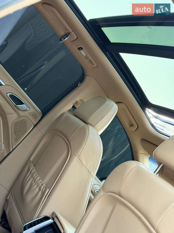 Внедорожник / Кроссовер Porsche Cayenne 2012 в Самборе