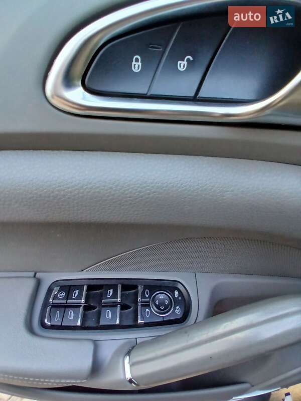 Позашляховик / Кросовер Porsche Cayenne 2011 в Чернівцях