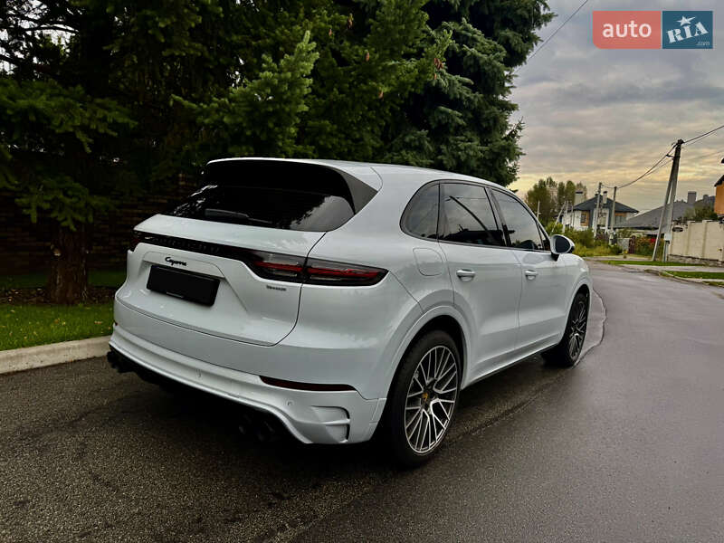 Внедорожник / Кроссовер Porsche Cayenne 2018 в Киеве фото 18 Внедорожник / Кроссовер Porsche Cayenne 2018 в Киеве
