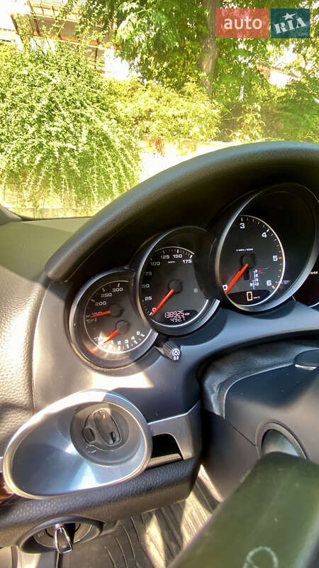 Внедорожник / Кроссовер Porsche Cayenne 2015 в Киеве