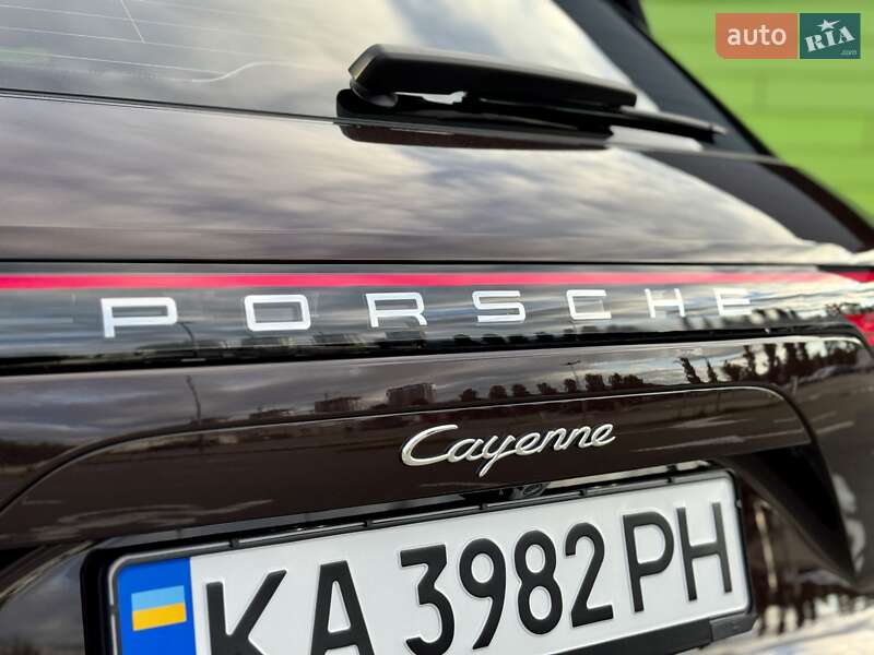 Внедорожник / Кроссовер Porsche Cayenne 2018 в Киеве фото 32 Внедорожник / Кроссовер Porsche Cayenne 2018 в Киеве