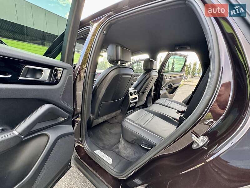 Внедорожник / Кроссовер Porsche Cayenne 2018 в Киеве фото 40 Внедорожник / Кроссовер Porsche Cayenne 2018 в Киеве