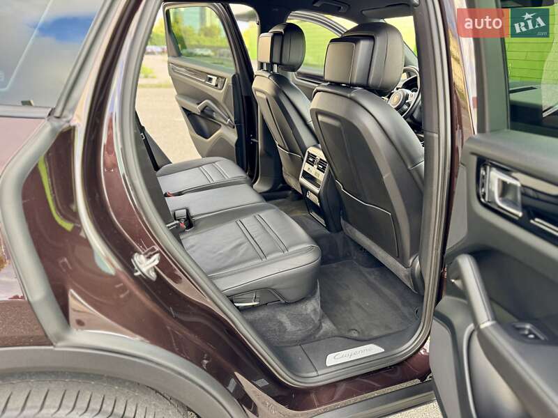 Внедорожник / Кроссовер Porsche Cayenne 2018 в Киеве фото 48 Внедорожник / Кроссовер Porsche Cayenne 2018 в Киеве