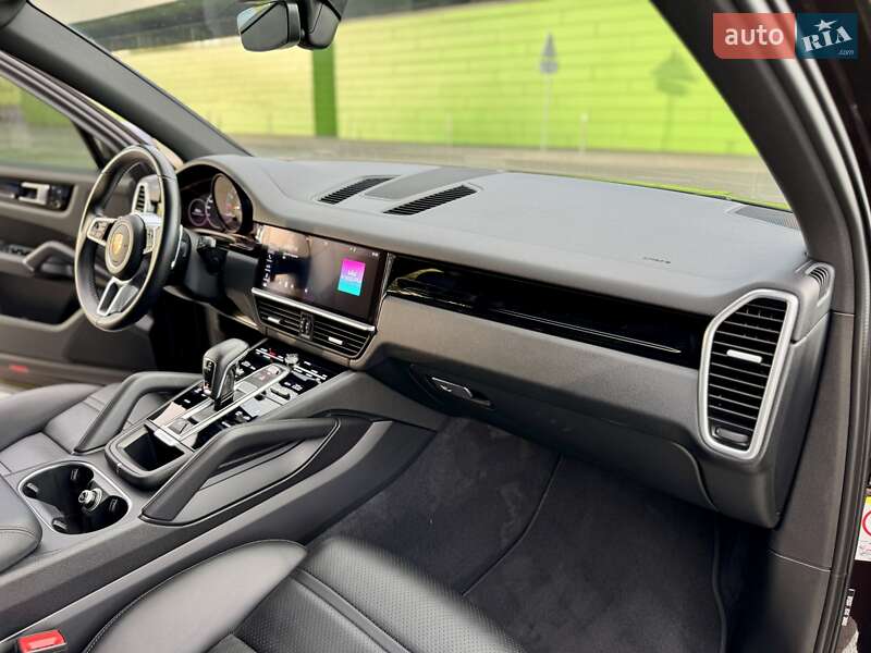 Внедорожник / Кроссовер Porsche Cayenne 2018 в Киеве фото 54 Внедорожник / Кроссовер Porsche Cayenne 2018 в Киеве