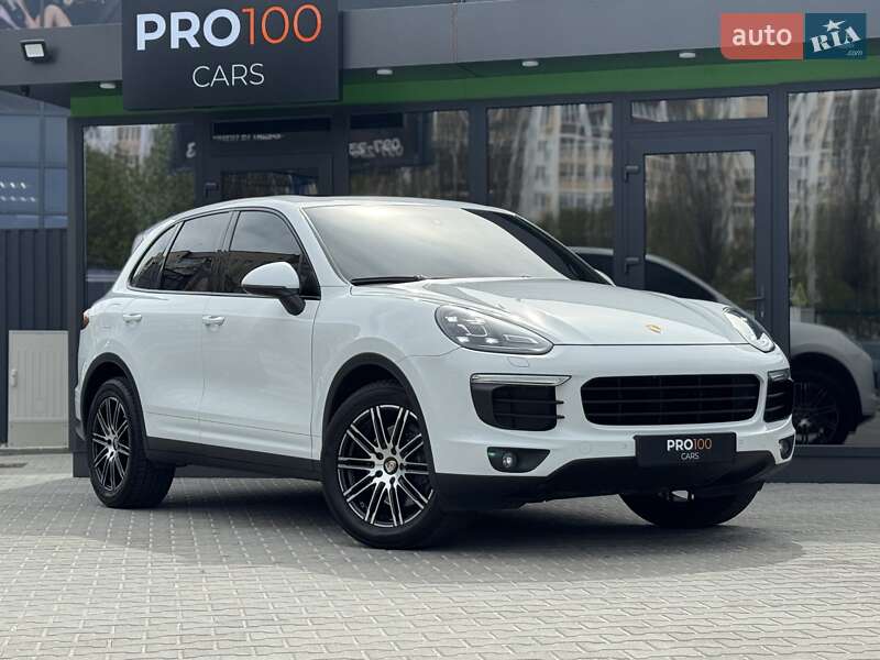 Внедорожник / Кроссовер Porsche Cayenne 2016 в Киеве