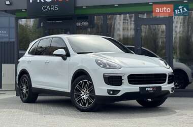 Внедорожник / Кроссовер Porsche Cayenne 2016 в 
