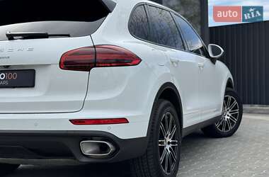 Внедорожник / Кроссовер Porsche Cayenne 2016 в 